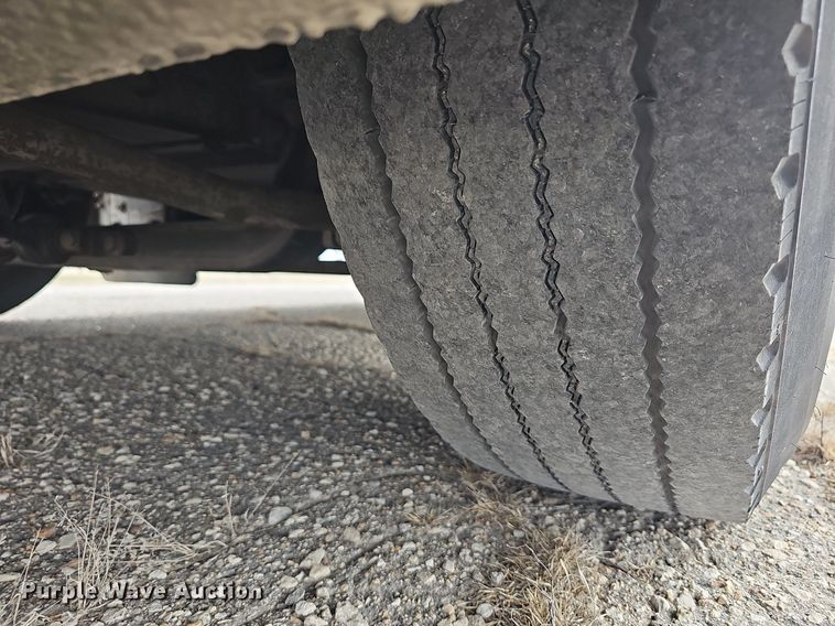 image for item DM1522 2011 Gillig G27B102N4 transit bus