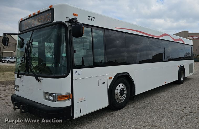 image for item DM1523 2011 Gillig  G27B102N4 transit bus