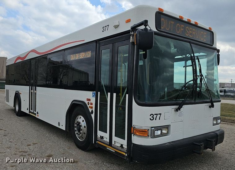 image for item DM1523 2011 Gillig  G27B102N4 transit bus