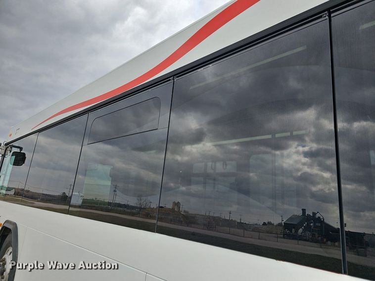 image for item DM1523 2011 Gillig  G27B102N4 transit bus