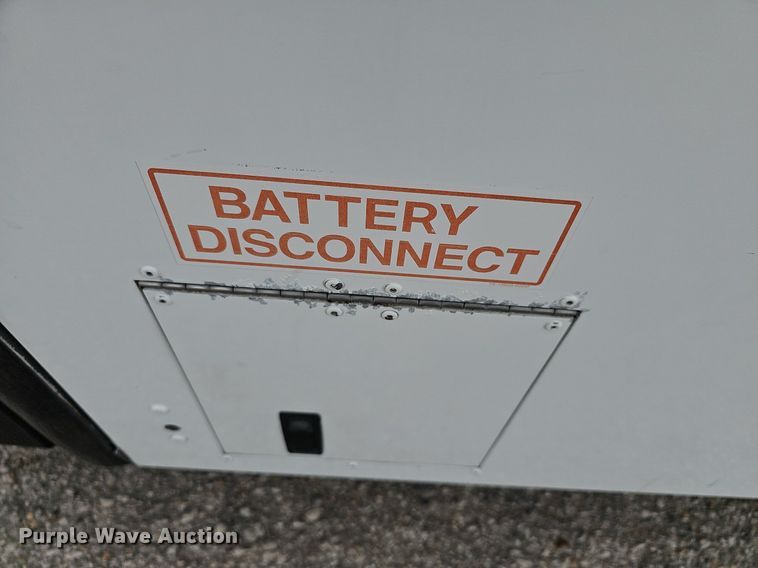 image for item DM1523 2011 Gillig  G27B102N4 transit bus