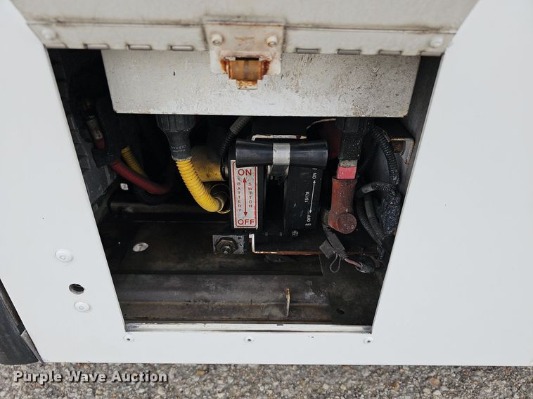 image for item DM1523 2011 Gillig  G27B102N4 transit bus