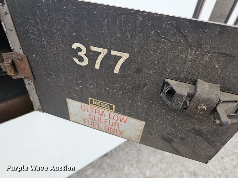 image for item DM1523 2011 Gillig  G27B102N4 transit bus