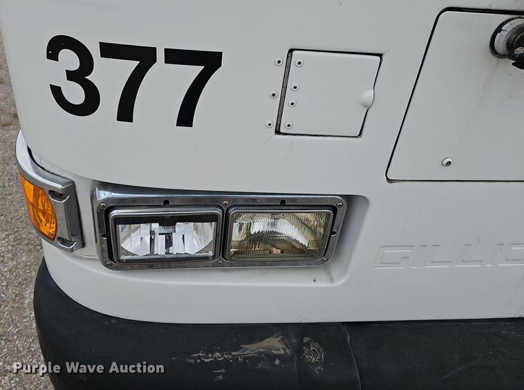 image for item DM1523 2011 Gillig  G27B102N4 transit bus