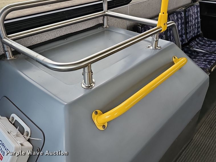 image for item DM1523 2011 Gillig  G27B102N4 transit bus