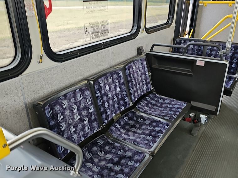 image for item DM1523 2011 Gillig  G27B102N4 transit bus