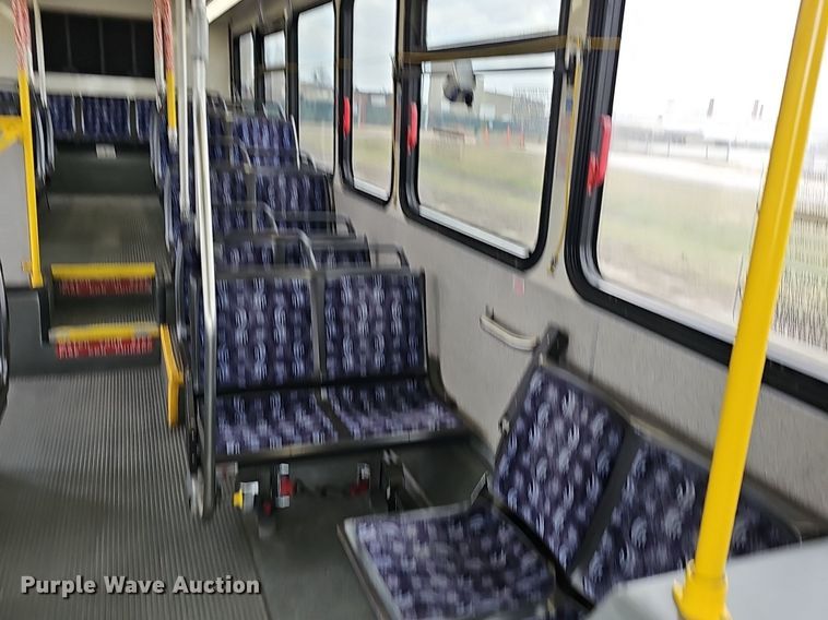 image for item DM1523 2011 Gillig  G27B102N4 transit bus