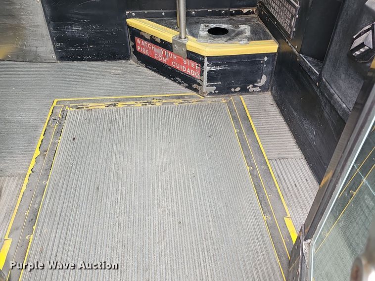 image for item DM1523 2011 Gillig  G27B102N4 transit bus