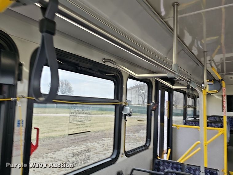 image for item DM1523 2011 Gillig  G27B102N4 transit bus