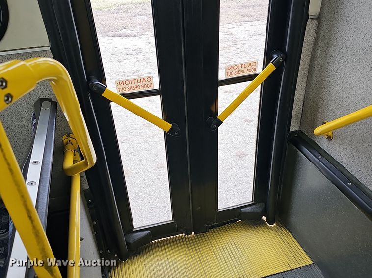 image for item DM1523 2011 Gillig  G27B102N4 transit bus