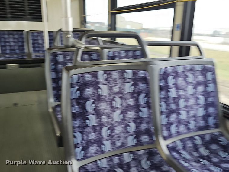 image for item DM1523 2011 Gillig  G27B102N4 transit bus