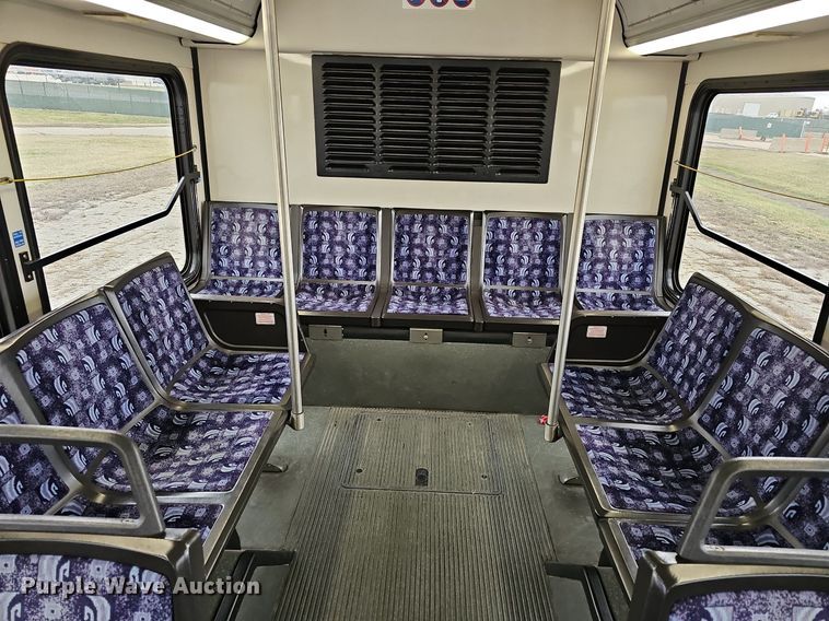 image for item DM1523 2011 Gillig  G27B102N4 transit bus