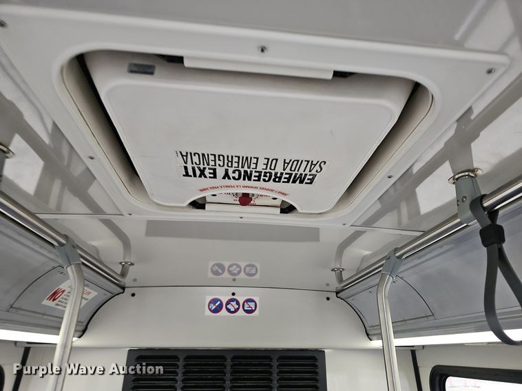 image for item DM1523 2011 Gillig  G27B102N4 transit bus