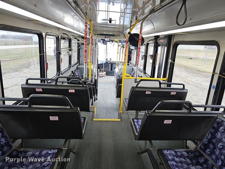 image for item DM1523 2011 Gillig  G27B102N4 transit bus