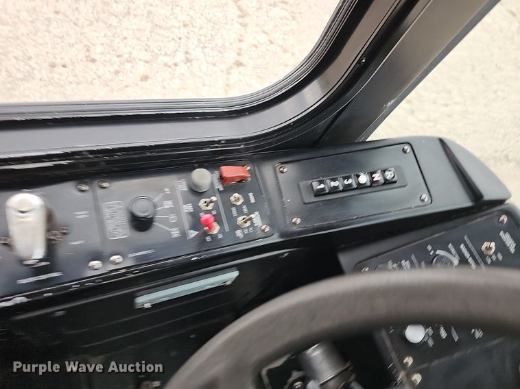 image for item DM1523 2011 Gillig  G27B102N4 transit bus