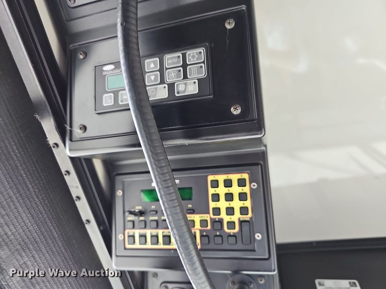 image for item DM1523 2011 Gillig  G27B102N4 transit bus