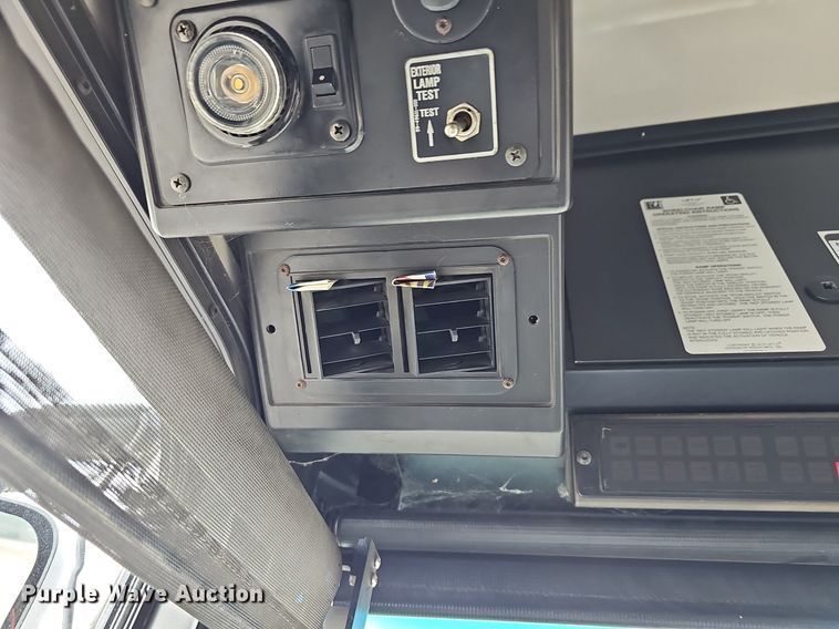 image for item DM1523 2011 Gillig  G27B102N4 transit bus