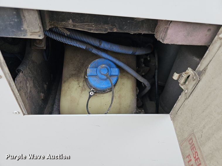 image for item DM1523 2011 Gillig  G27B102N4 transit bus