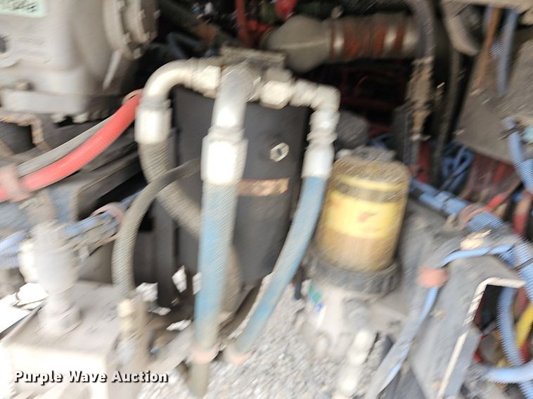 image for item DM1523 2011 Gillig  G27B102N4 transit bus