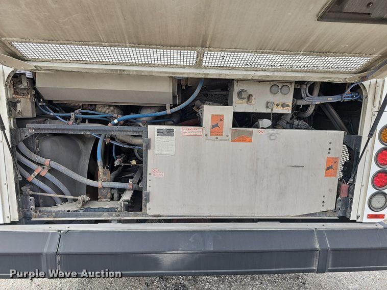 image for item DM1523 2011 Gillig  G27B102N4 transit bus