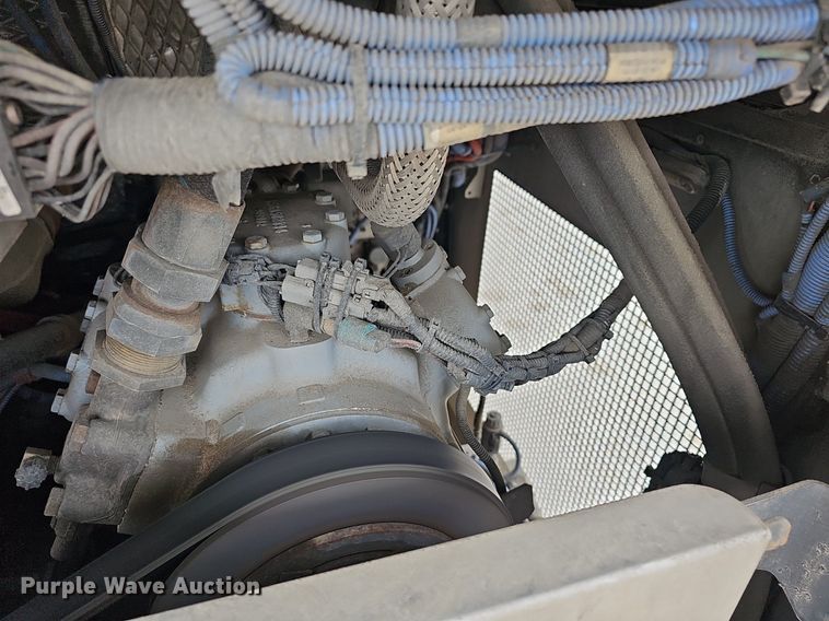 image for item DM1523 2011 Gillig  G27B102N4 transit bus