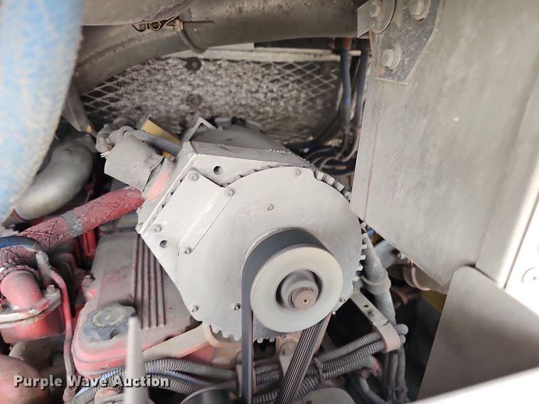 image for item DM1523 2011 Gillig  G27B102N4 transit bus