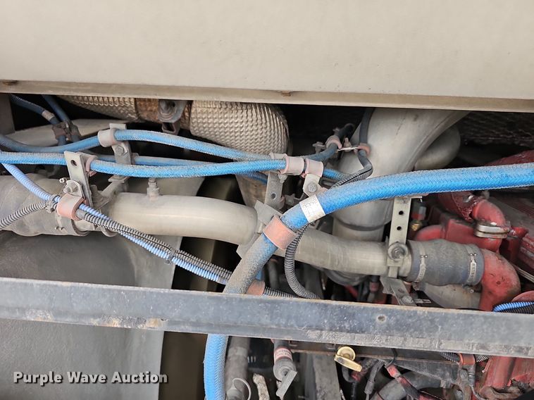 image for item DM1523 2011 Gillig  G27B102N4 transit bus