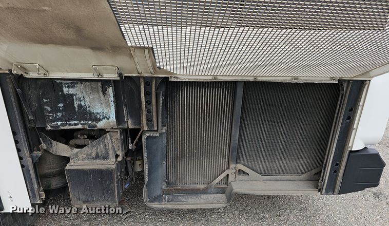 image for item DM1523 2011 Gillig  G27B102N4 transit bus