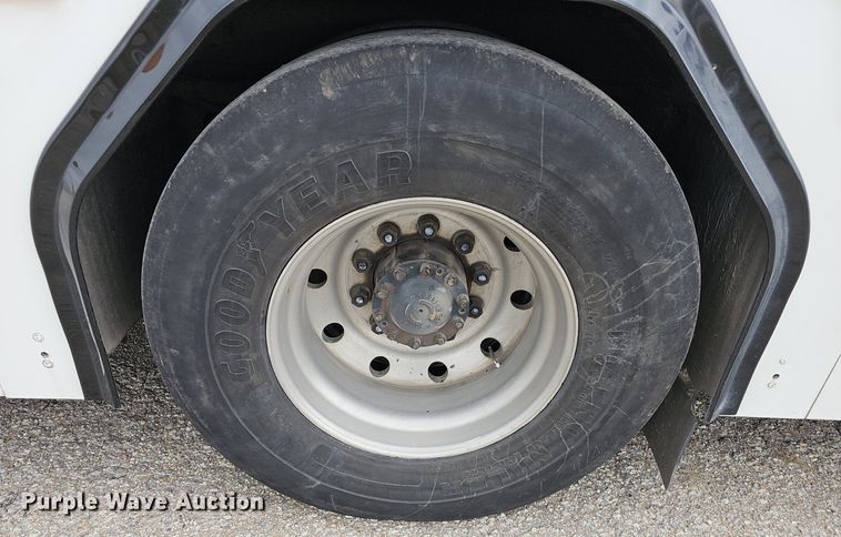 image for item DM1523 2011 Gillig  G27B102N4 transit bus