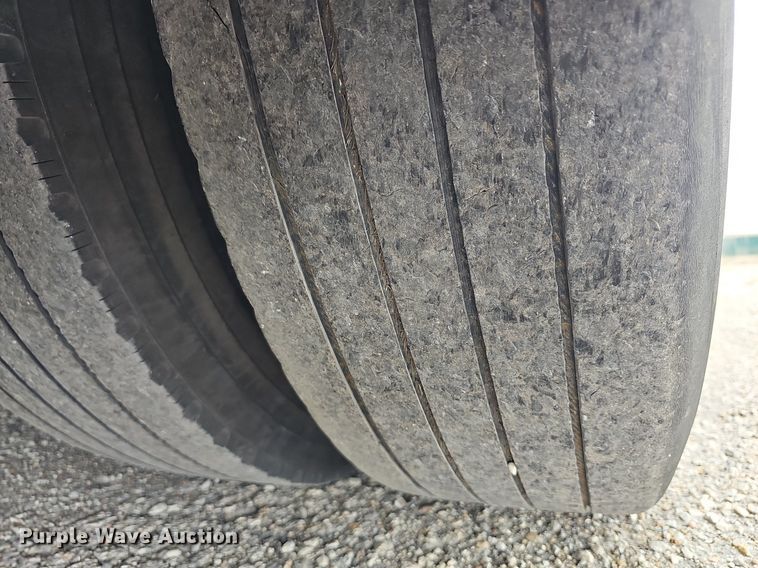 image for item DM1523 2011 Gillig  G27B102N4 transit bus