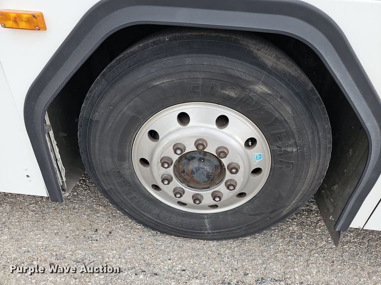 image for item DM1523 2011 Gillig  G27B102N4 transit bus