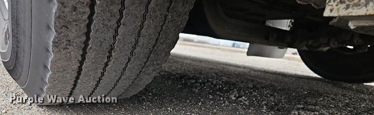 image for item DM1523 2011 Gillig  G27B102N4 transit bus