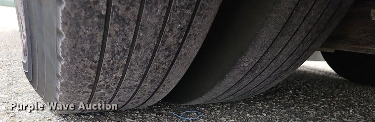 image for item DM1523 2011 Gillig  G27B102N4 transit bus