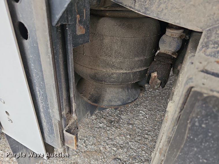 image for item DM1523 2011 Gillig  G27B102N4 transit bus