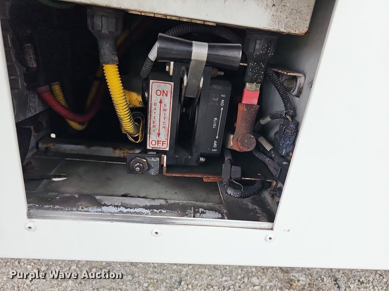 image for item DM1574 2011 Gillig G27B102N4 transit bus