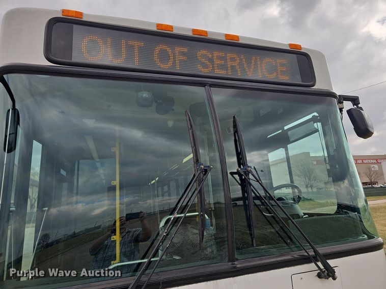 image for item DM1574 2011 Gillig G27B102N4 transit bus