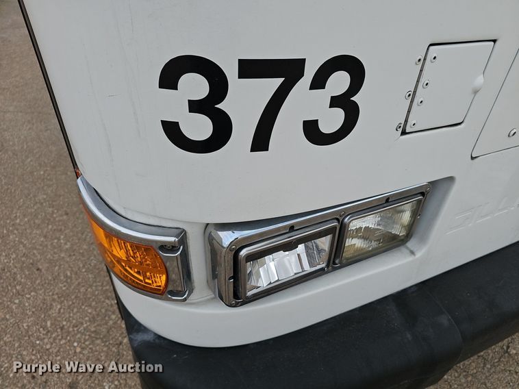 image for item DM1574 2011 Gillig G27B102N4 transit bus