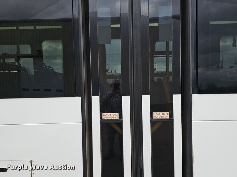 image for item DM1574 2011 Gillig G27B102N4 transit bus