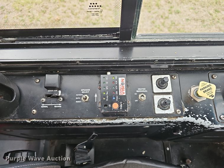 image for item DM1574 2011 Gillig G27B102N4 transit bus