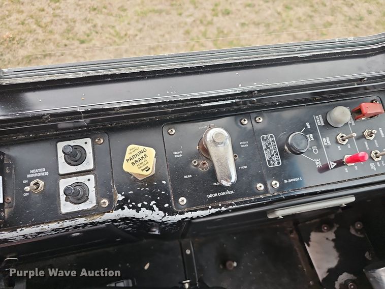 image for item DM1574 2011 Gillig G27B102N4 transit bus