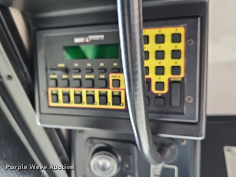 image for item DM1574 2011 Gillig G27B102N4 transit bus