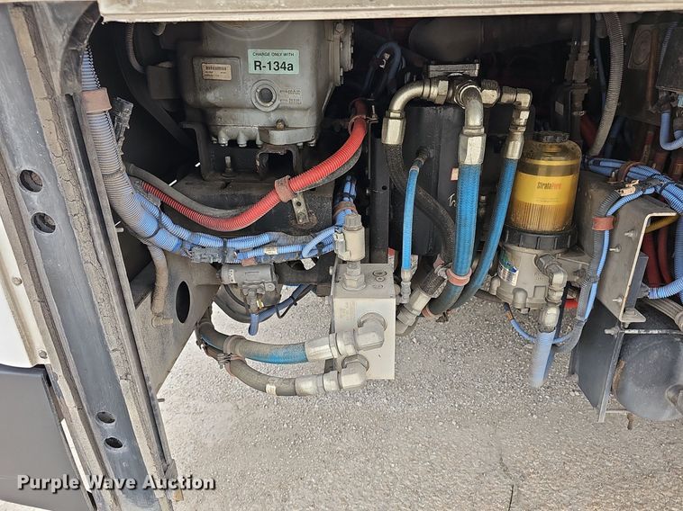 image for item DM1574 2011 Gillig G27B102N4 transit bus