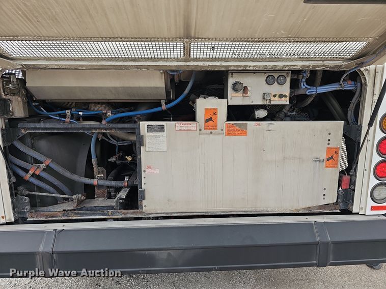 image for item DM1574 2011 Gillig G27B102N4 transit bus