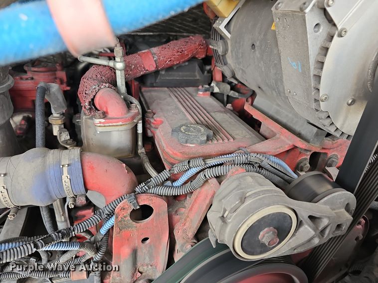 image for item DM1574 2011 Gillig G27B102N4 transit bus