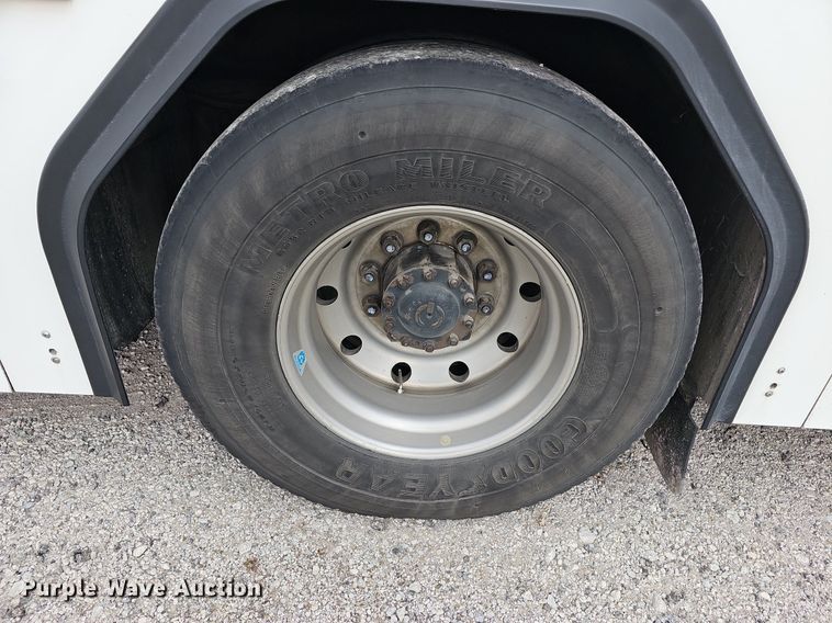 image for item DM1574 2011 Gillig G27B102N4 transit bus