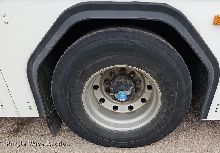 image for item DM1574 2011 Gillig G27B102N4 transit bus