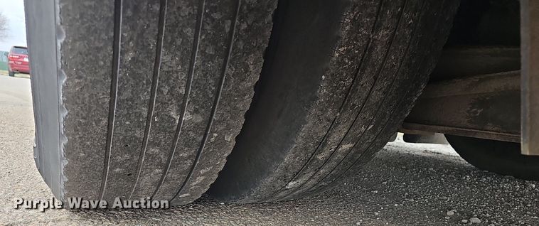 image for item DM1574 2011 Gillig G27B102N4 transit bus