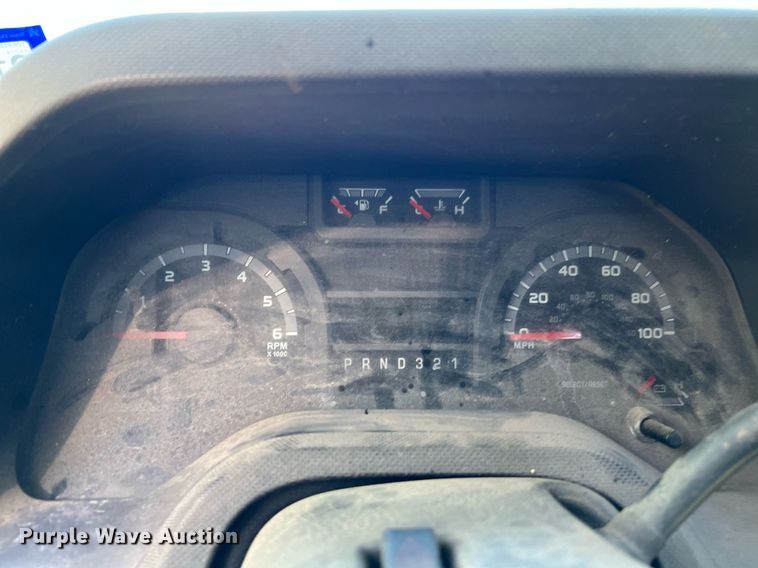 image for item DM2933 2009 Ford E450 shuttle bus