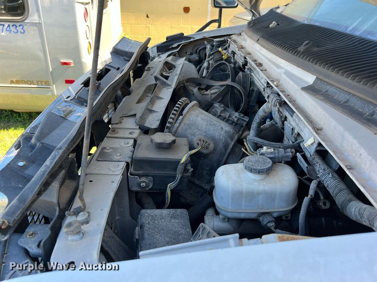 image for item DM2933 2009 Ford E450 shuttle bus