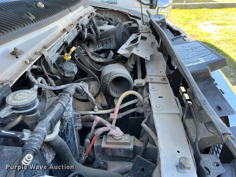 image for item DM2933 2009 Ford E450 shuttle bus